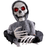 Halloween kostra s červenýma očima